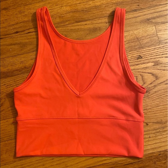 Lululemon Power Pivot Tank Size 8 - Picture 3 of 3